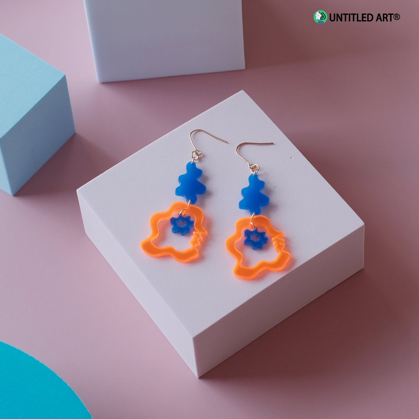 Geometric transparent acrylic abstract art derivative earrings, cool and exaggerated earrings, ear clips, geometric question marks